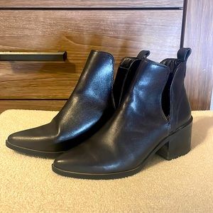 Fun black Steve Madden booties